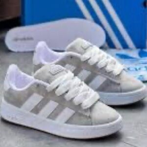 Adidas Grand court Alohas 00’s